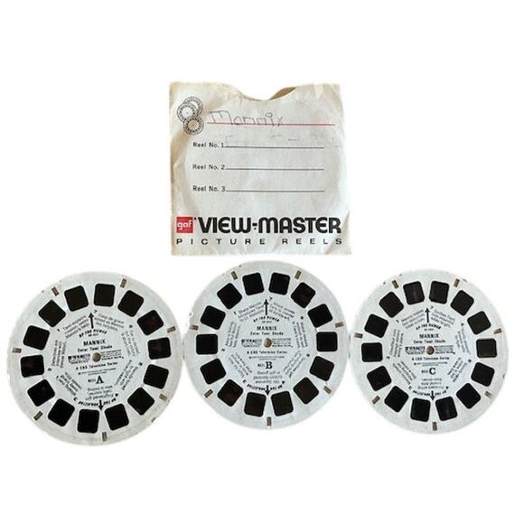 Vintage 1970s GAF View-Master Bundle – Red & Cream Viewers + 13 Reels - Picture 8 of 10